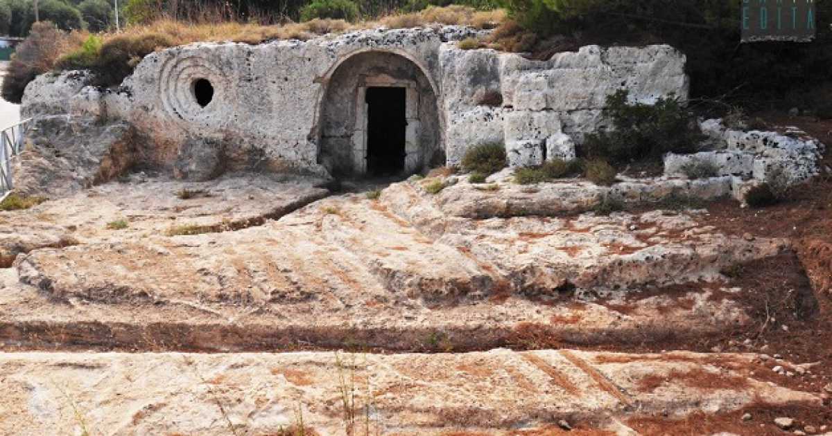 San Giorgio: l'antica e misteriosa chiesa rupestre che si affaccia sul mare di Capitolo